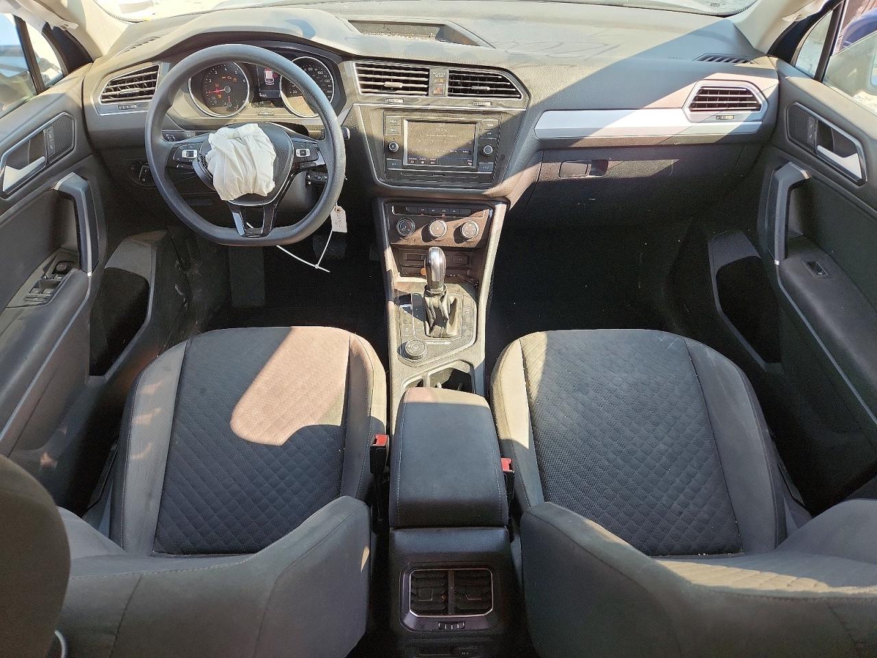 Volkswagen Tiguan S