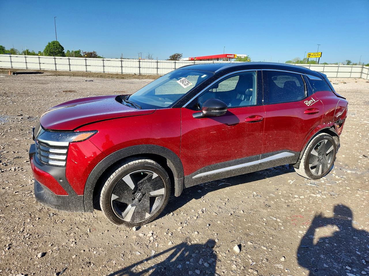 Salvage Nissan Kicks Image