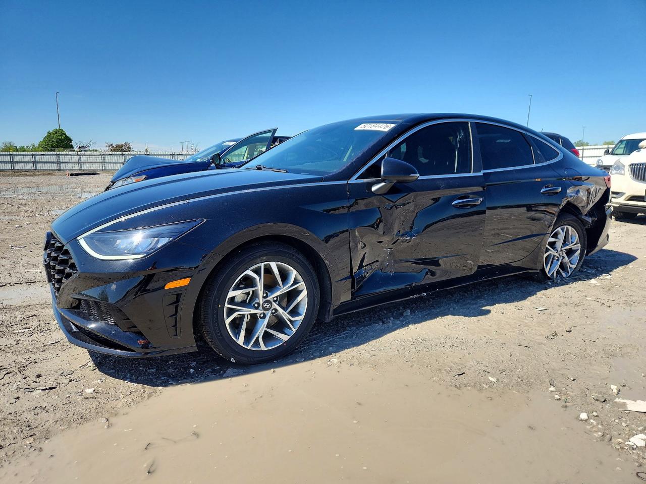 Salvage Hyundai SONATA Image