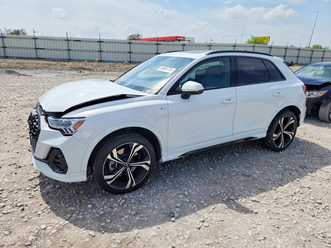 Salvage Audi Q3 Image
