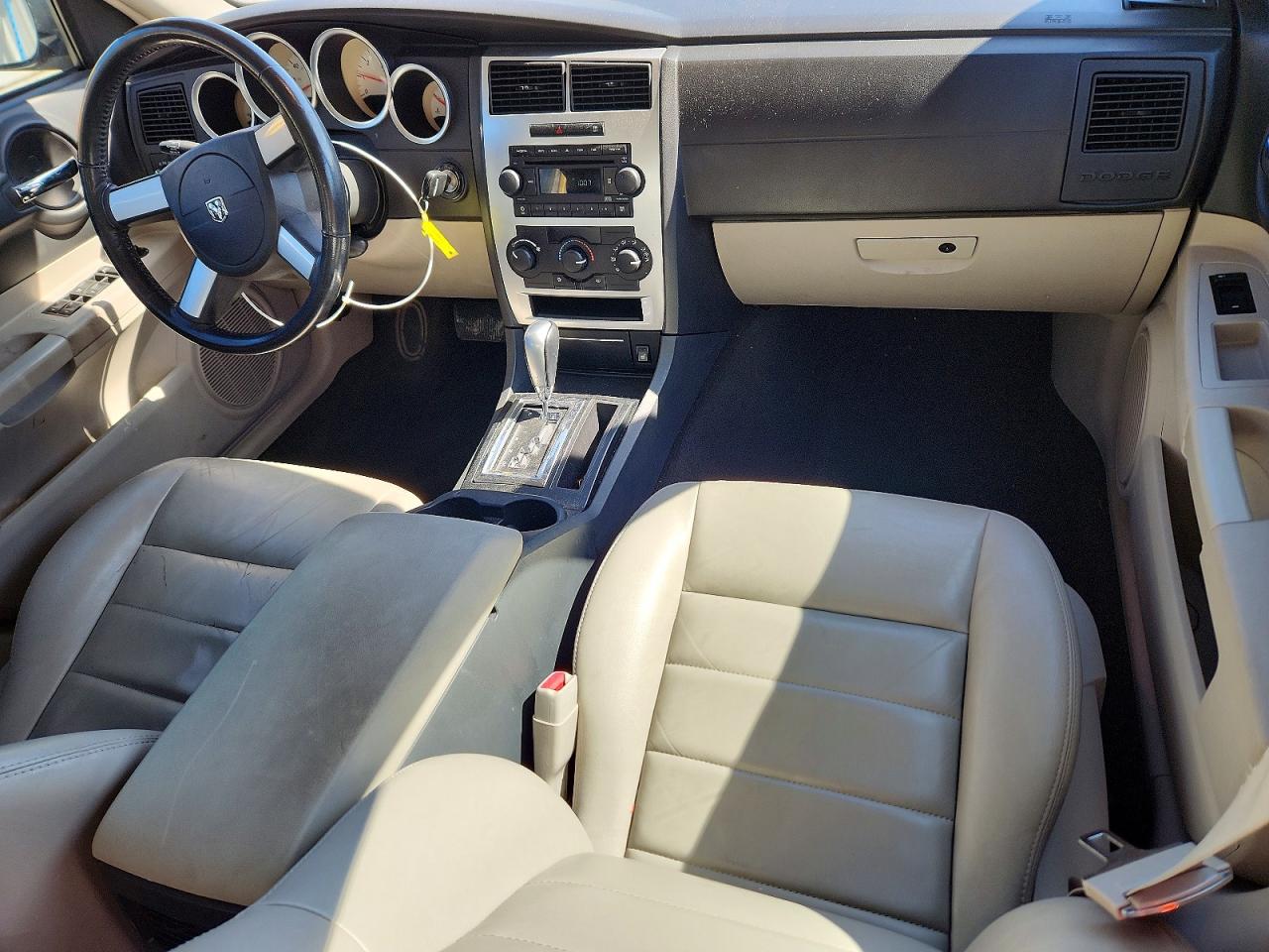 Dodge Charger Se