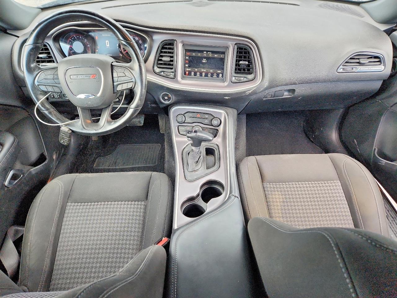 Dodge Challenger Sxt