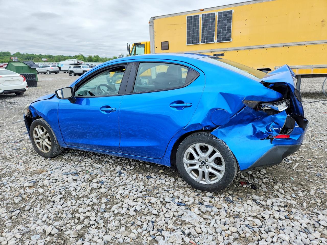 Toyota Yaris Base
