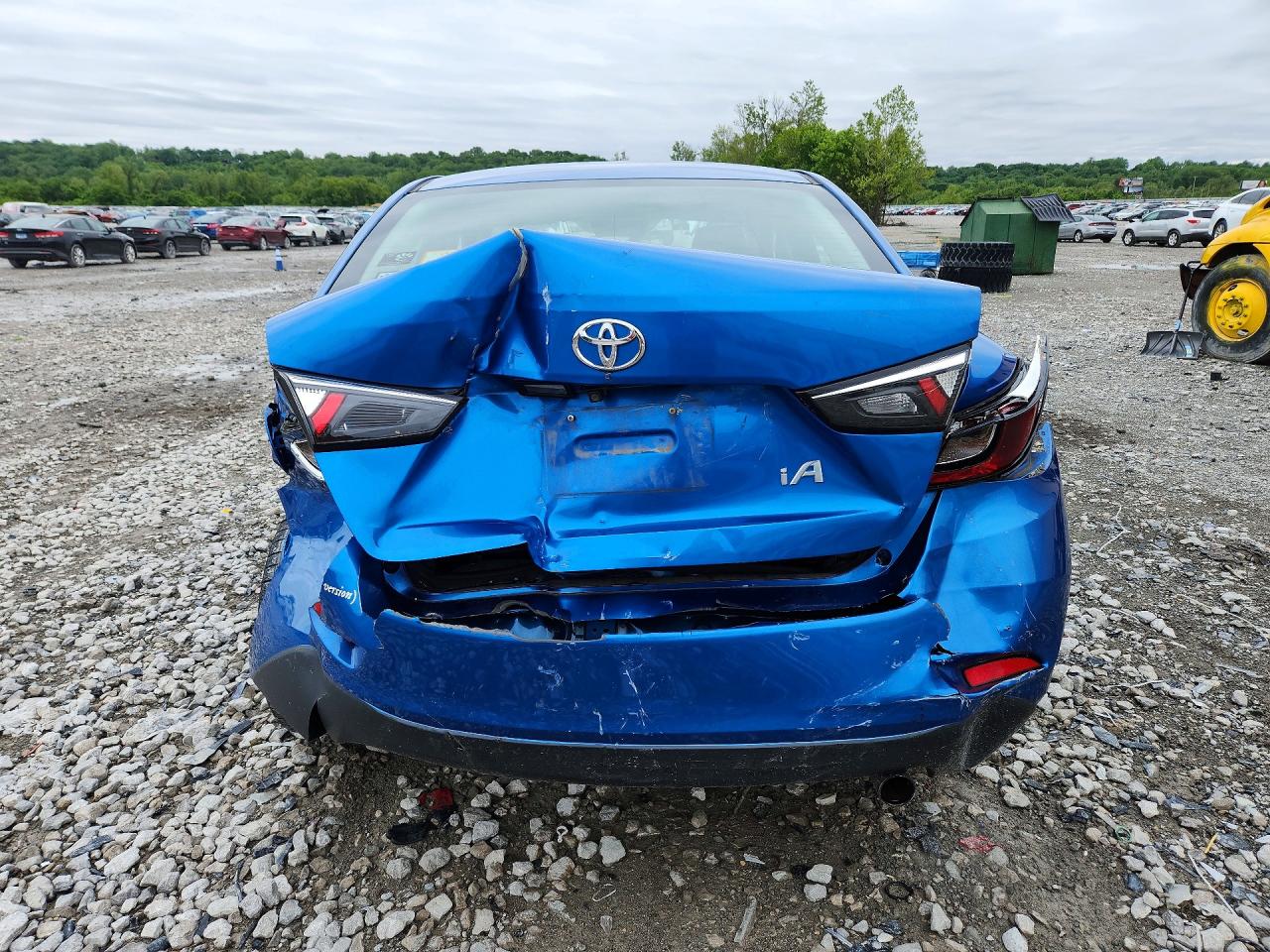 Toyota Yaris Base