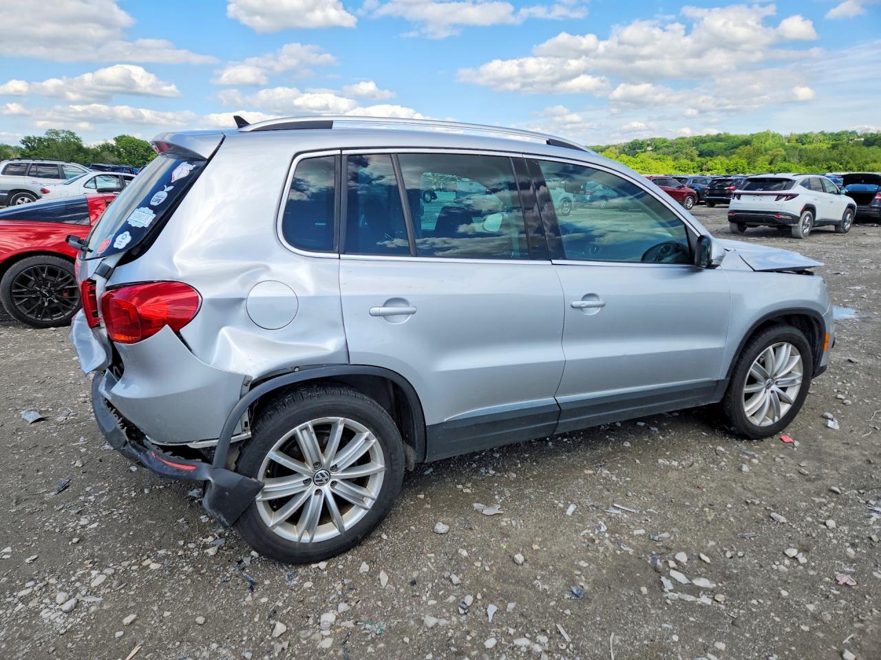 Volkswagen Tiguan S