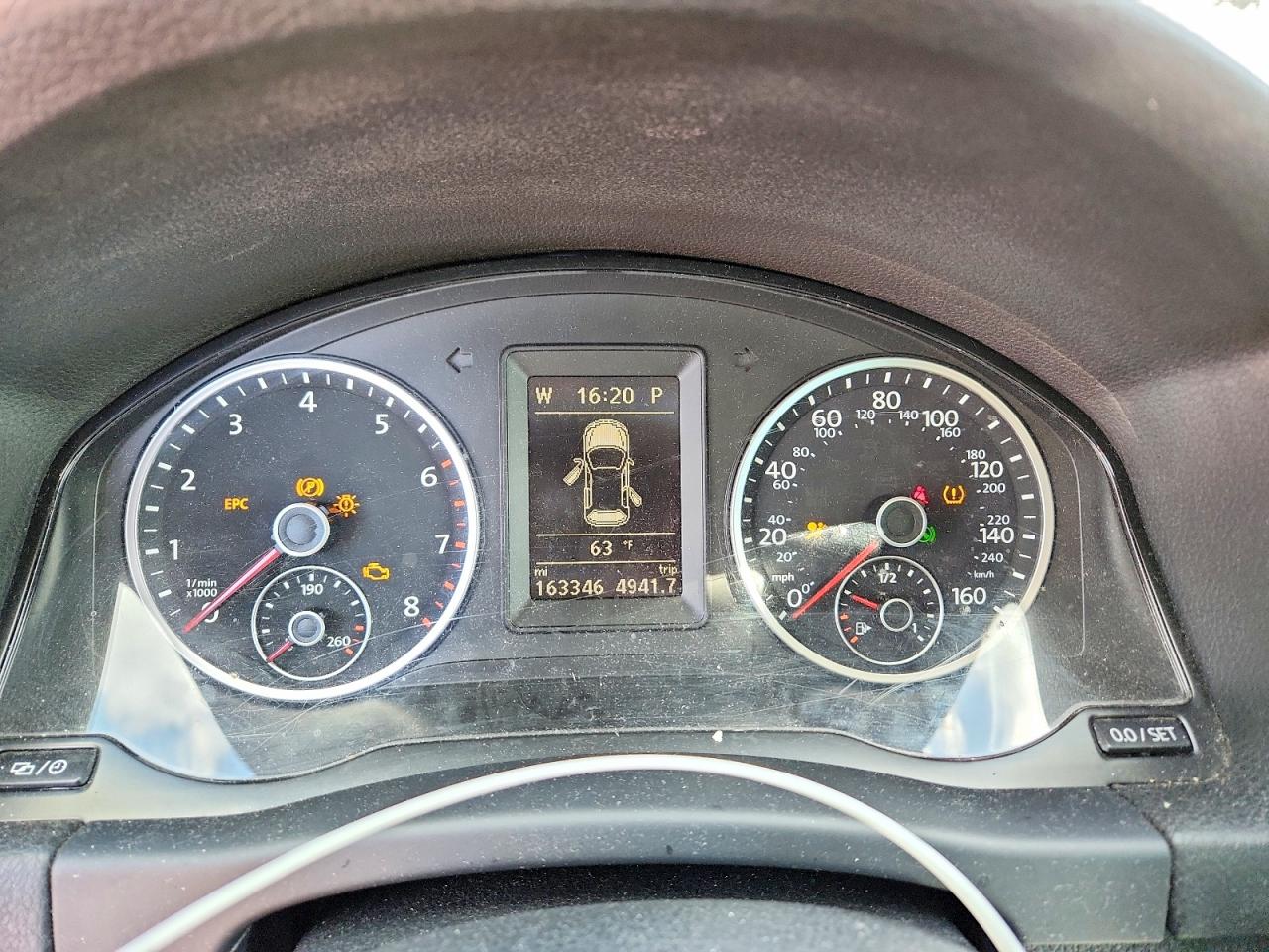 Volkswagen Tiguan S