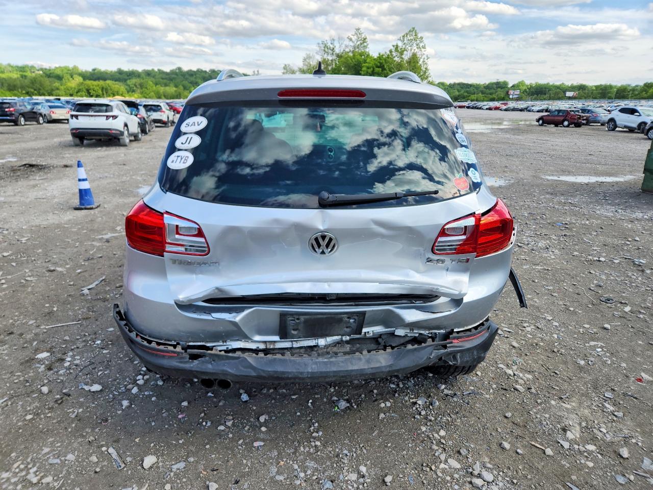 Volkswagen Tiguan S