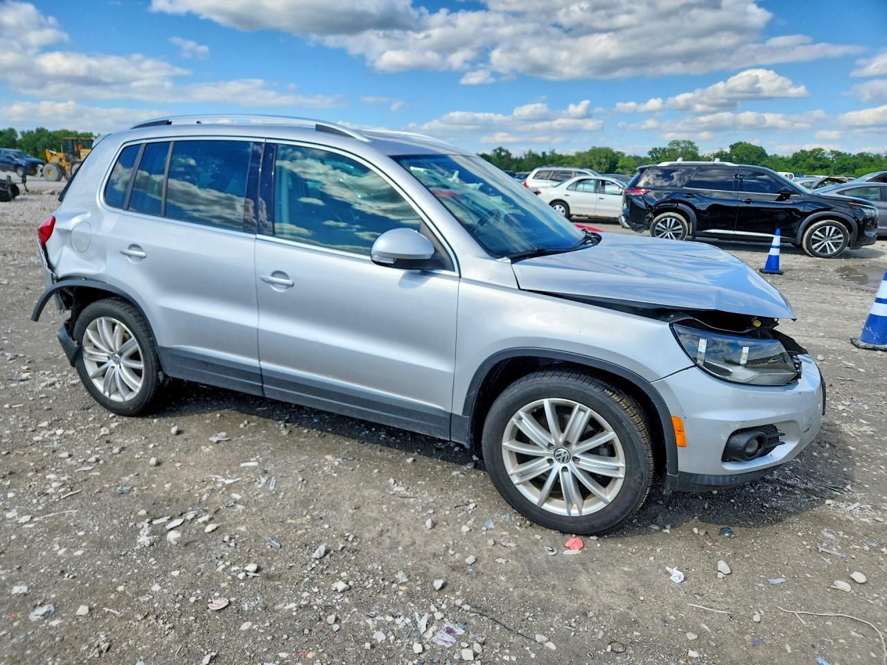 Volkswagen Tiguan S