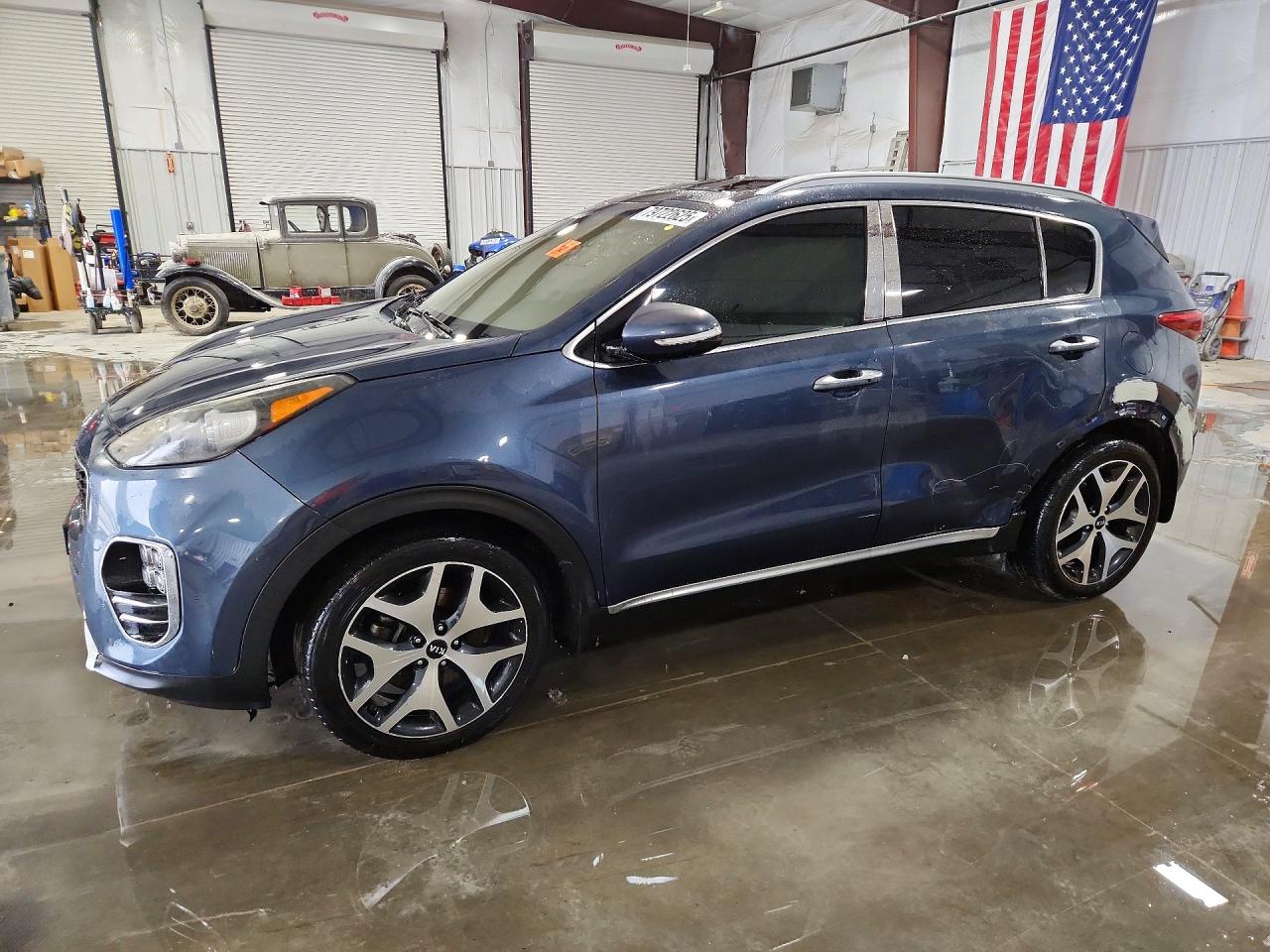 Salvage Kia Sportage Image