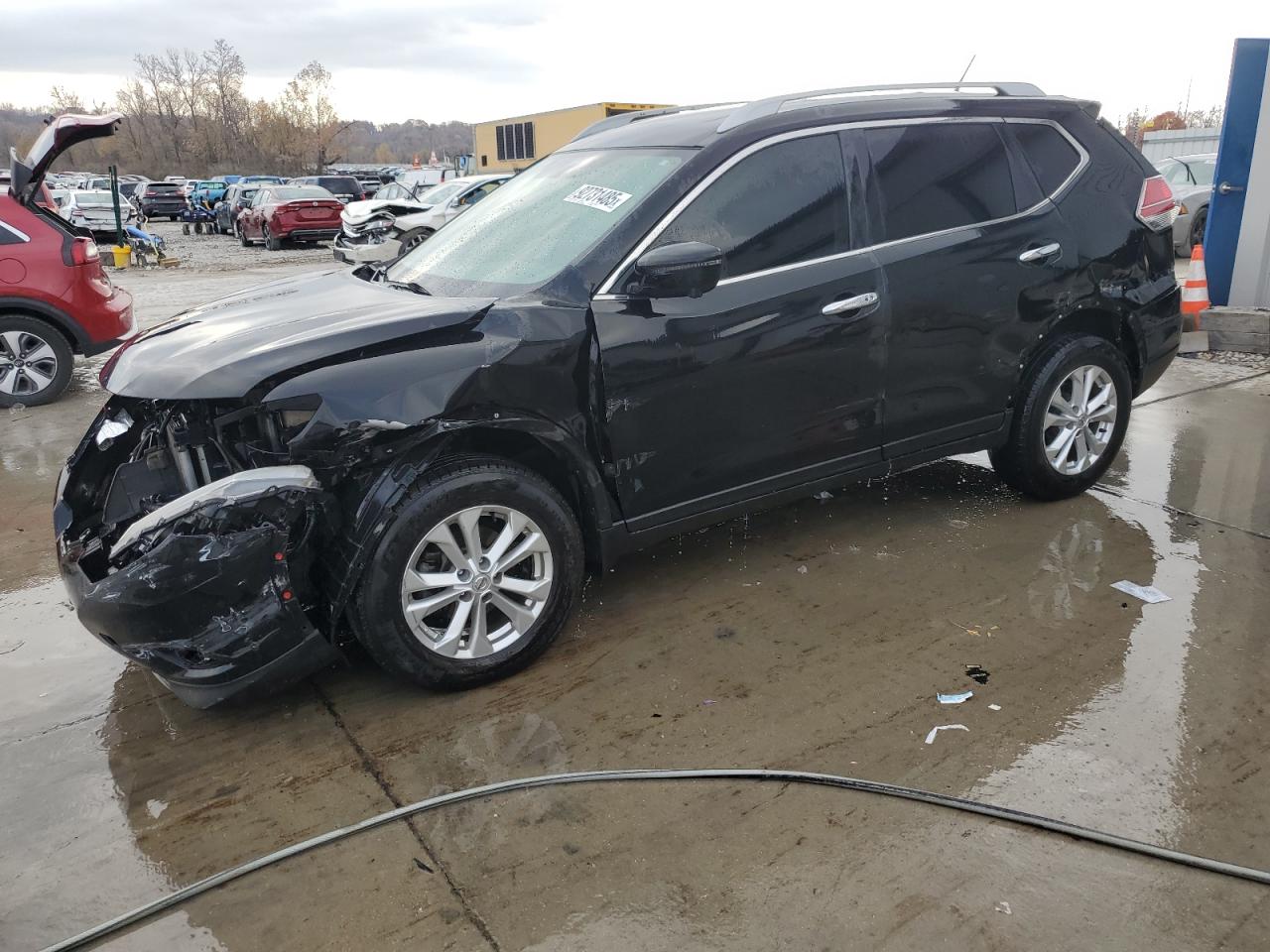Salvage Nissan Rogue Image