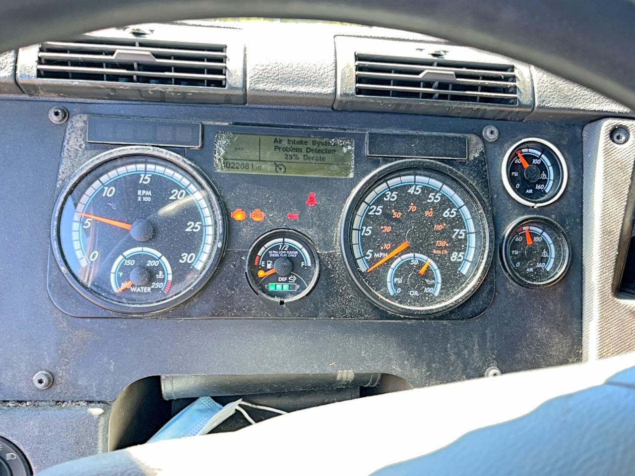 Freigliner Cascadia 125