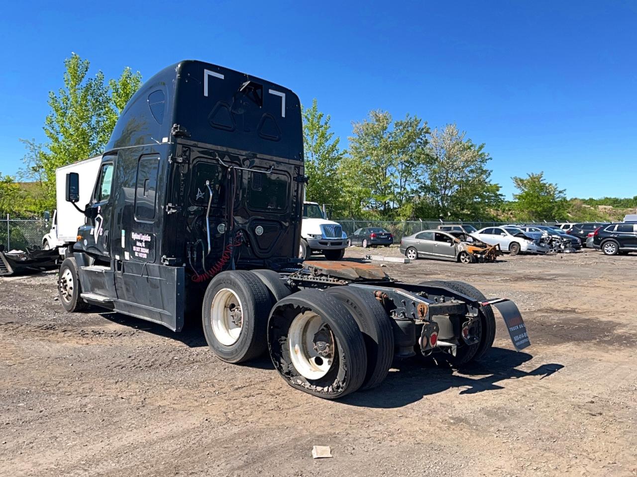 Freigliner Cascadia 125