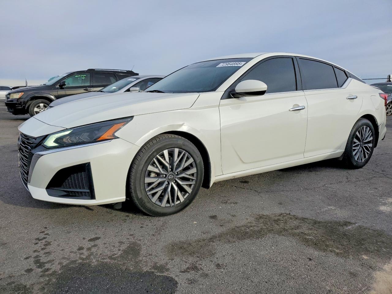 Salvage Nissan Altima Image
