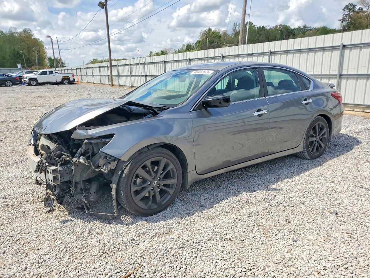 Salvage Nissan Altima Image