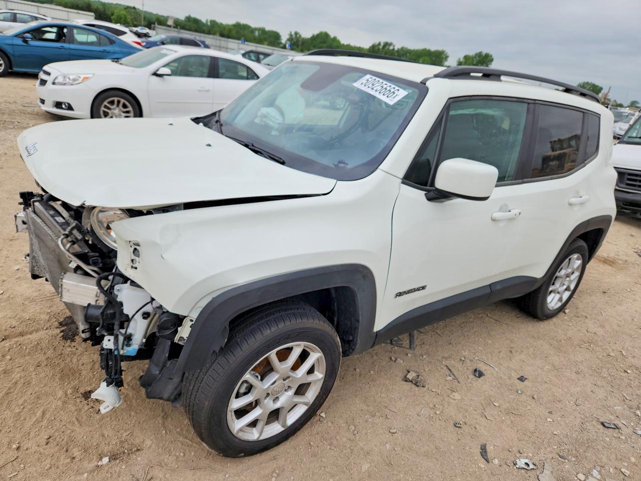 Salvage Jeep Renegade Image