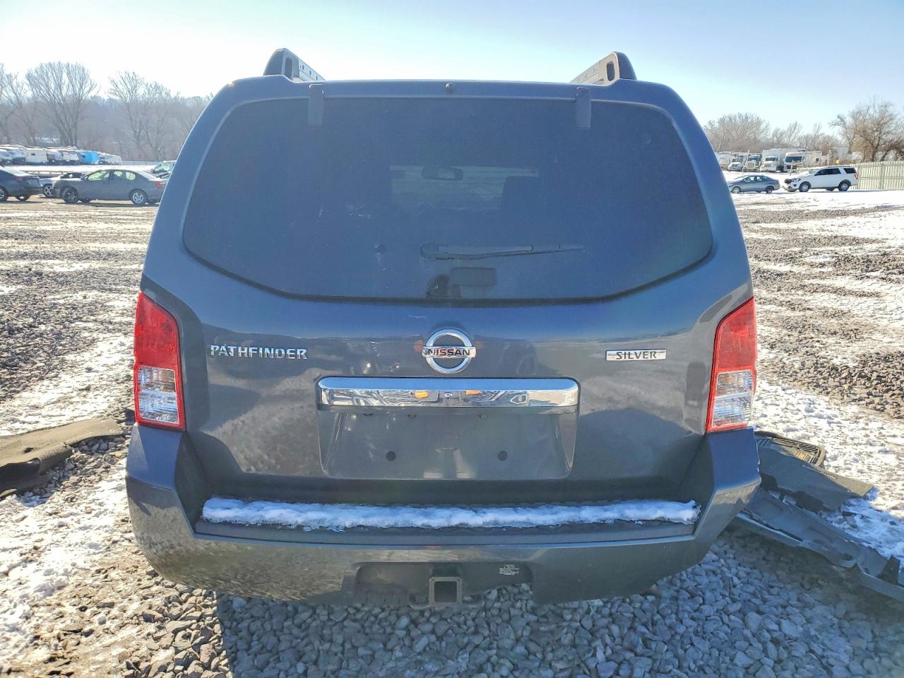 Nissan Pathfinder S
