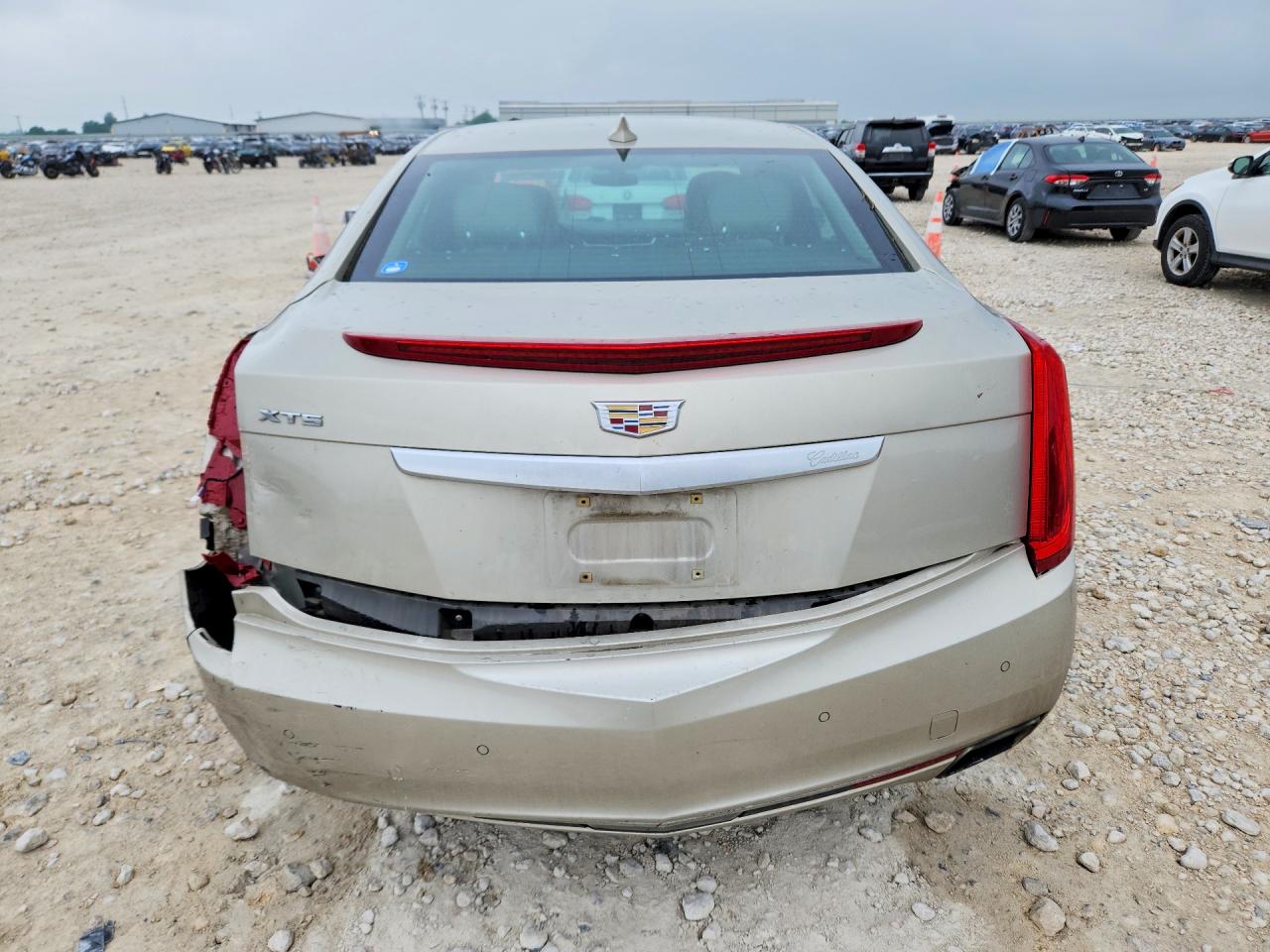Cadillac XTS Luxury Collection