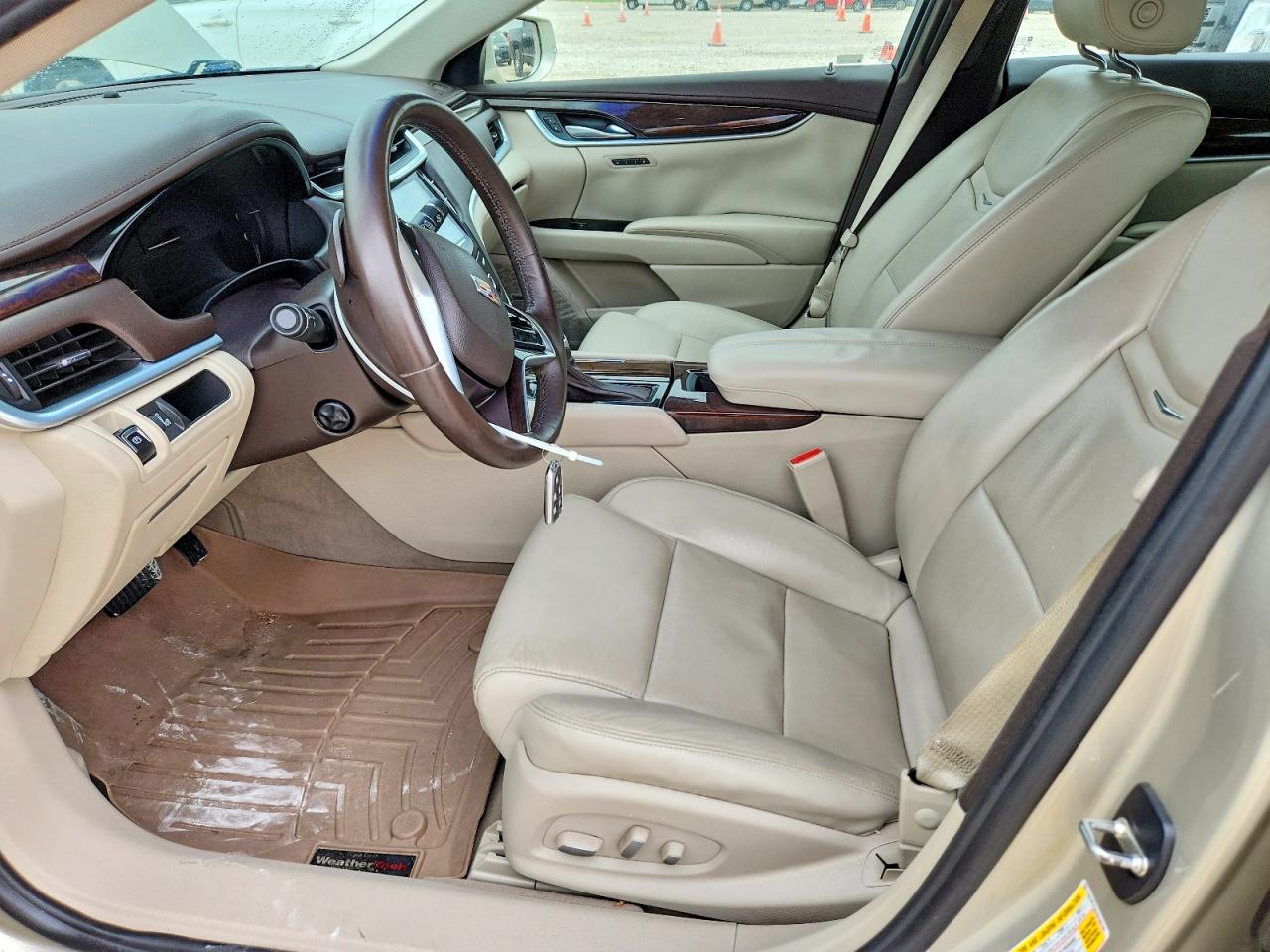 Cadillac XTS Luxury Collection