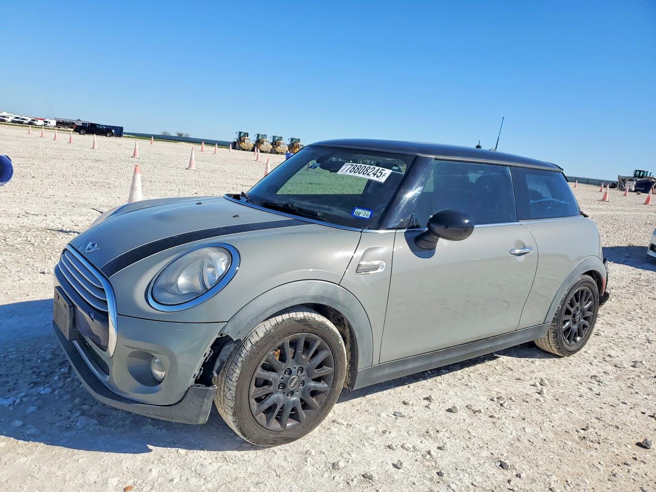Salvage MINI Cooper Image