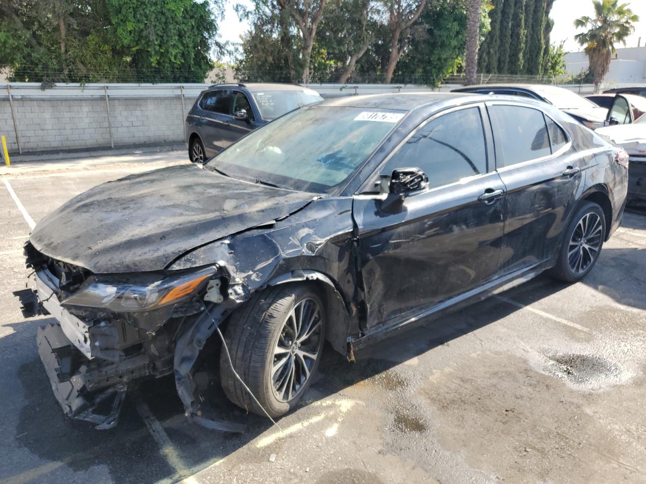 Salvage Toyota Camry Image