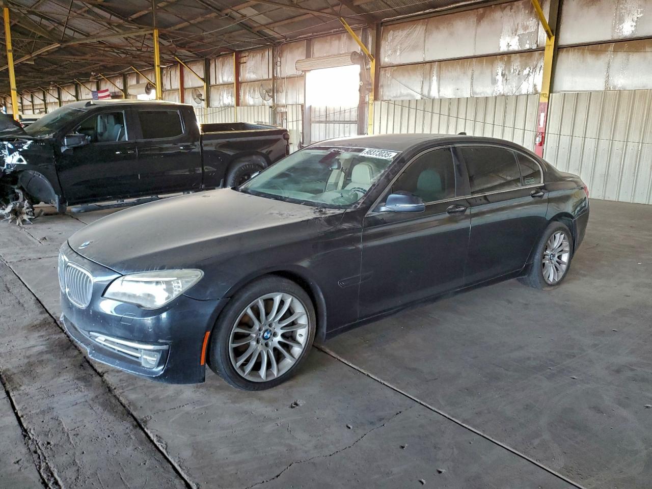 Salvage BMW 7 Series Image