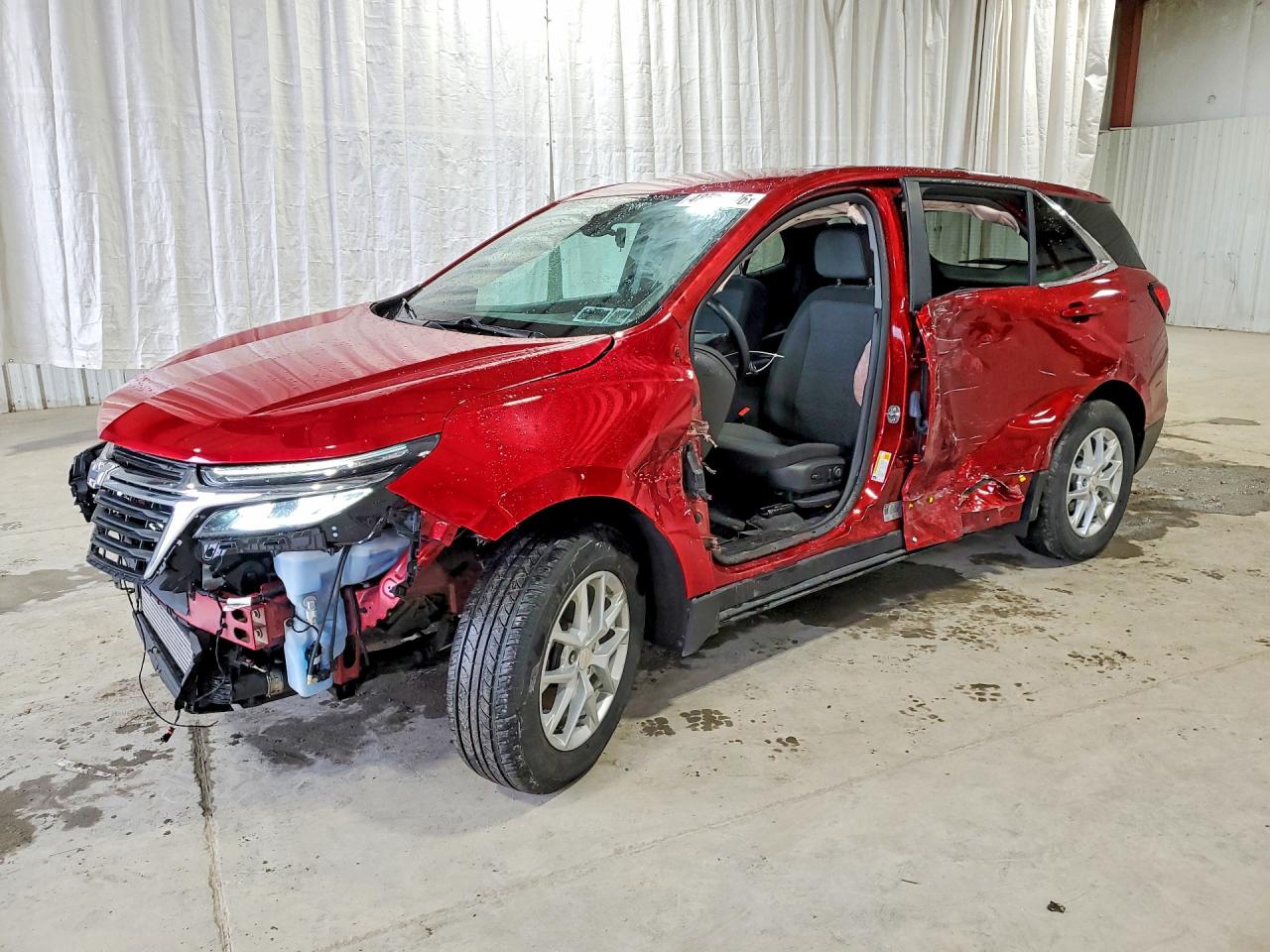 Salvage Chevrolet Equinox Image