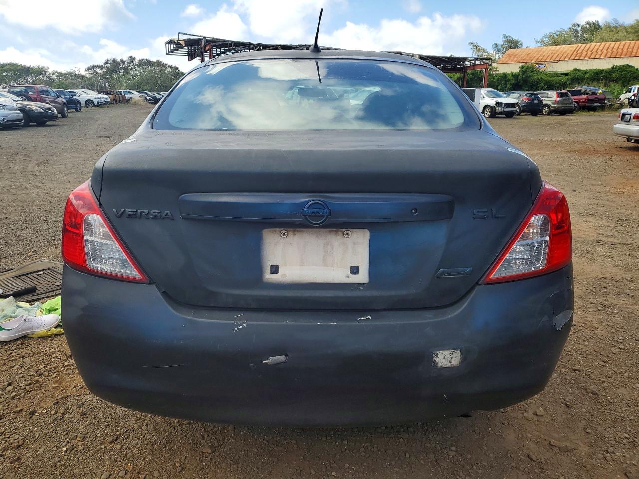Nissan Versa 1.6 S