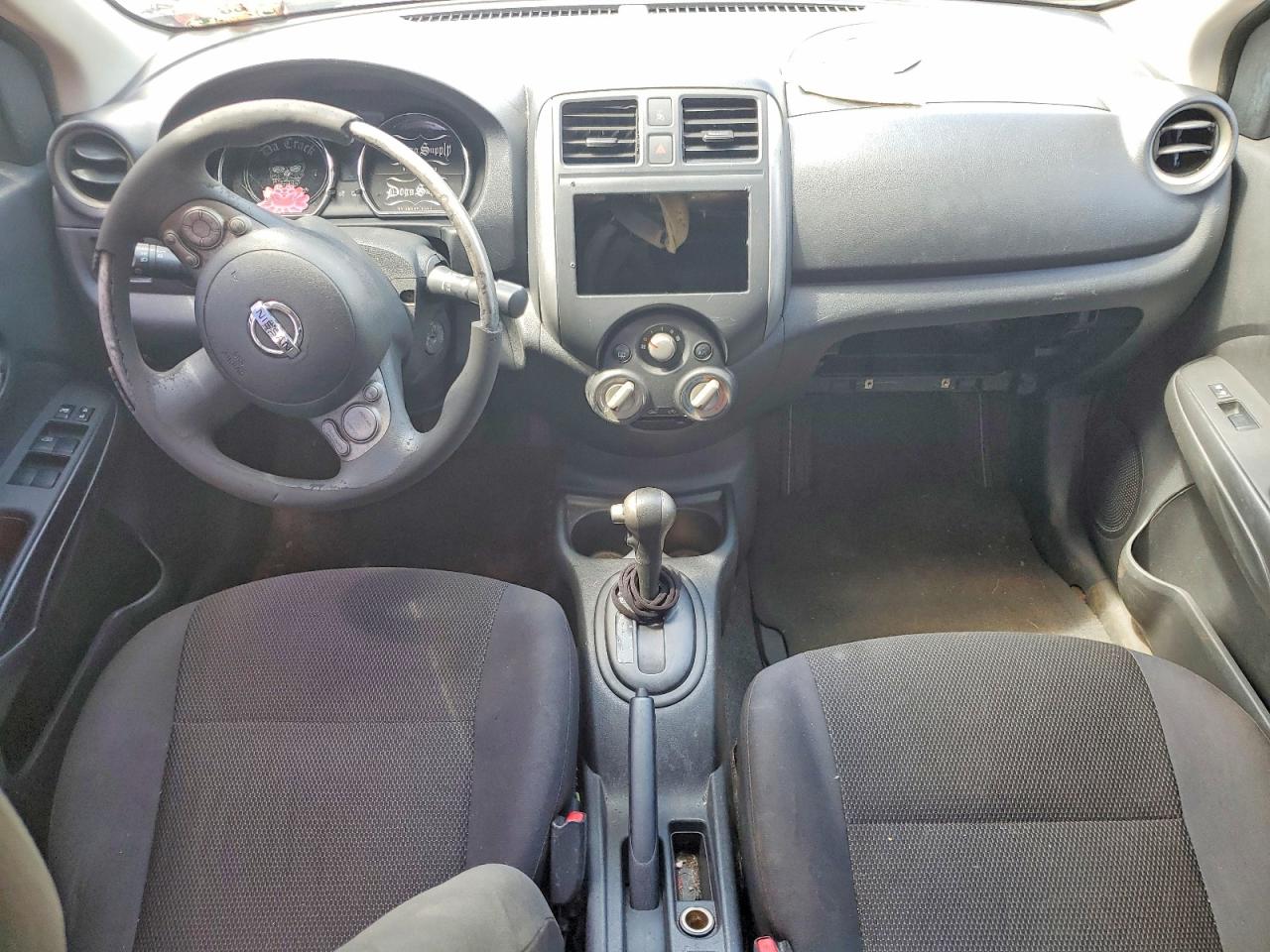 Nissan Versa 1.6 S
