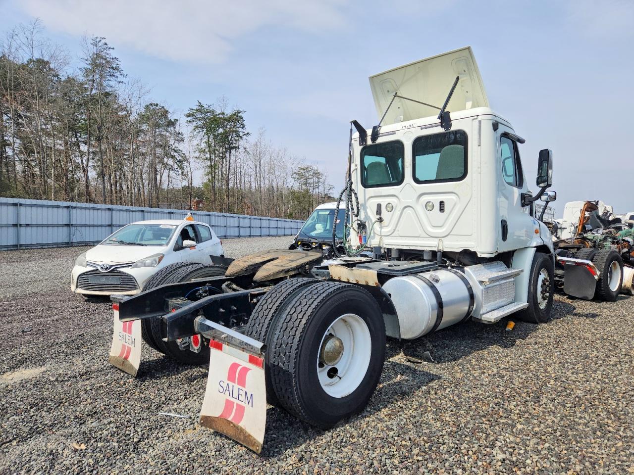 Freigliner Cascadia 113