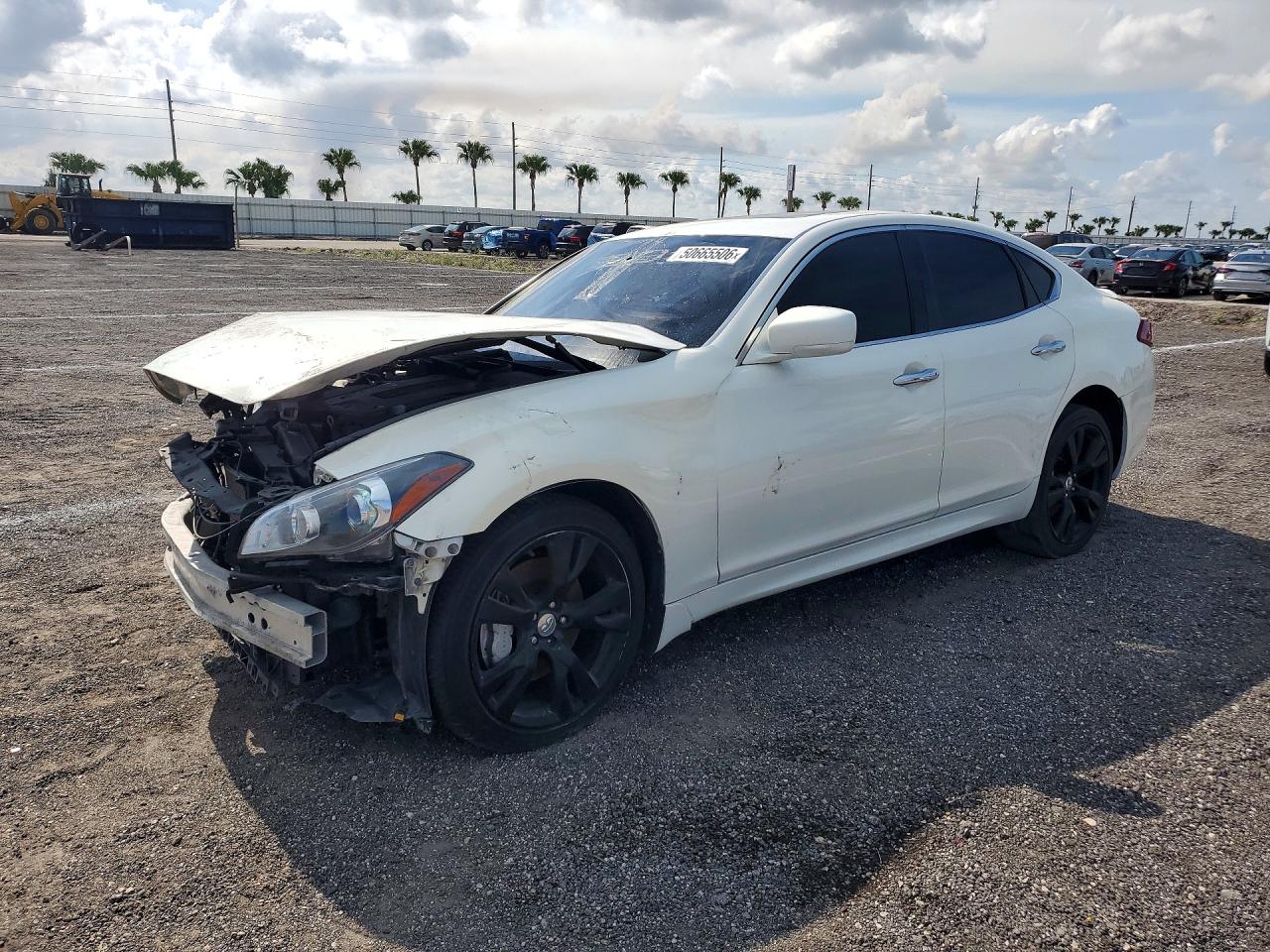 Salvage INFINITI M37 Image