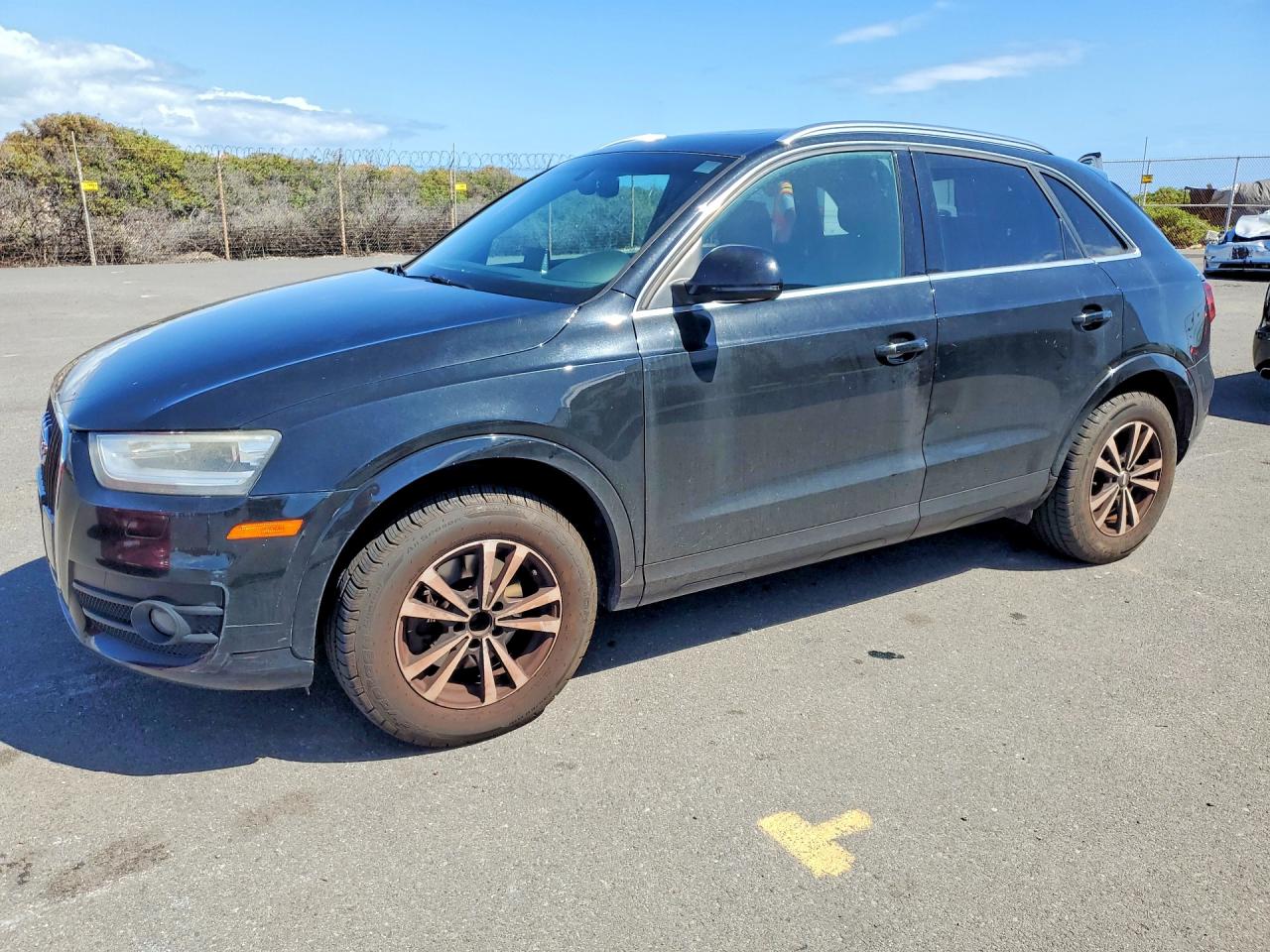 Salvage Audi Q3 Image