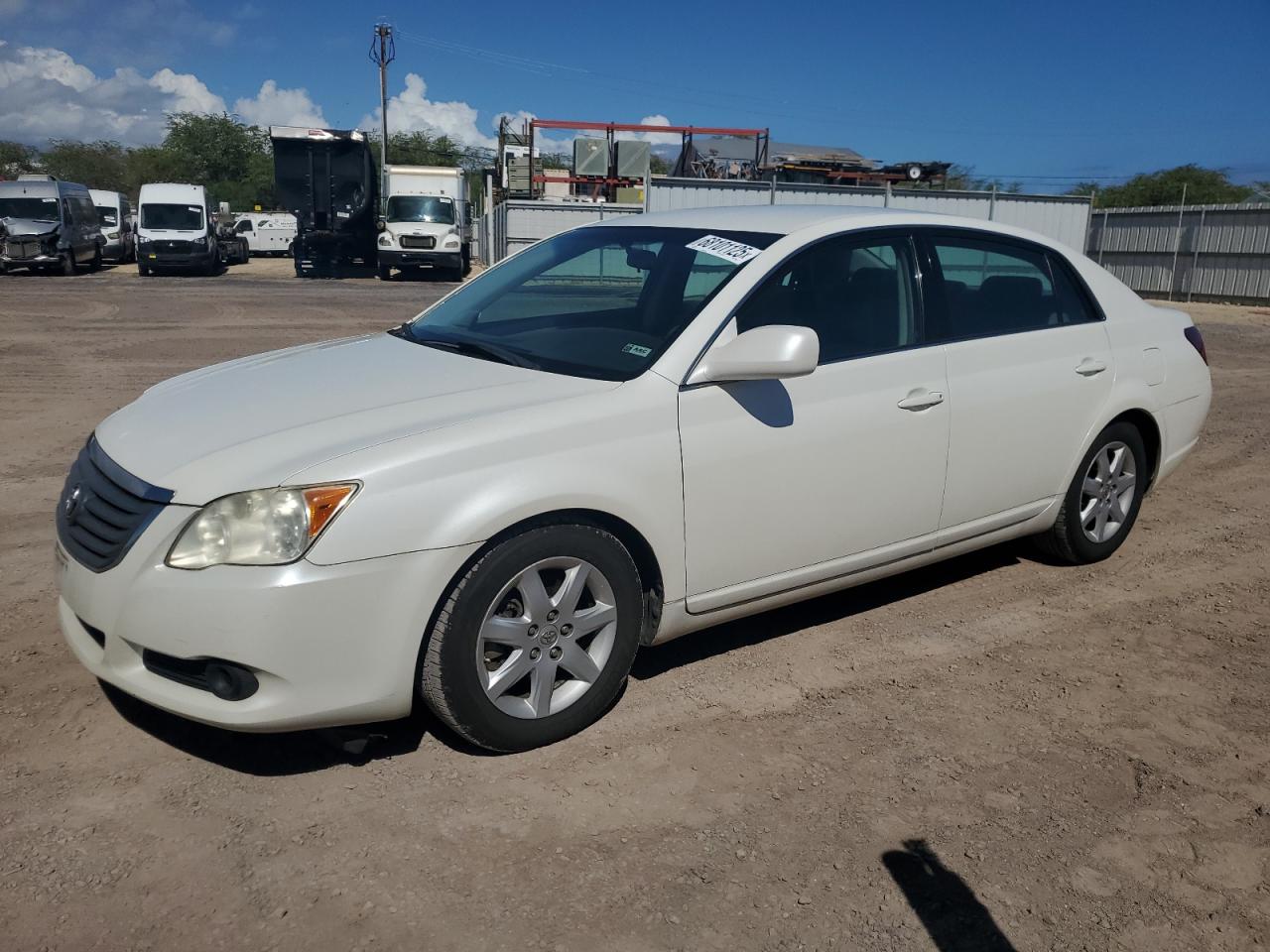Salvage Toyota Avalon Image