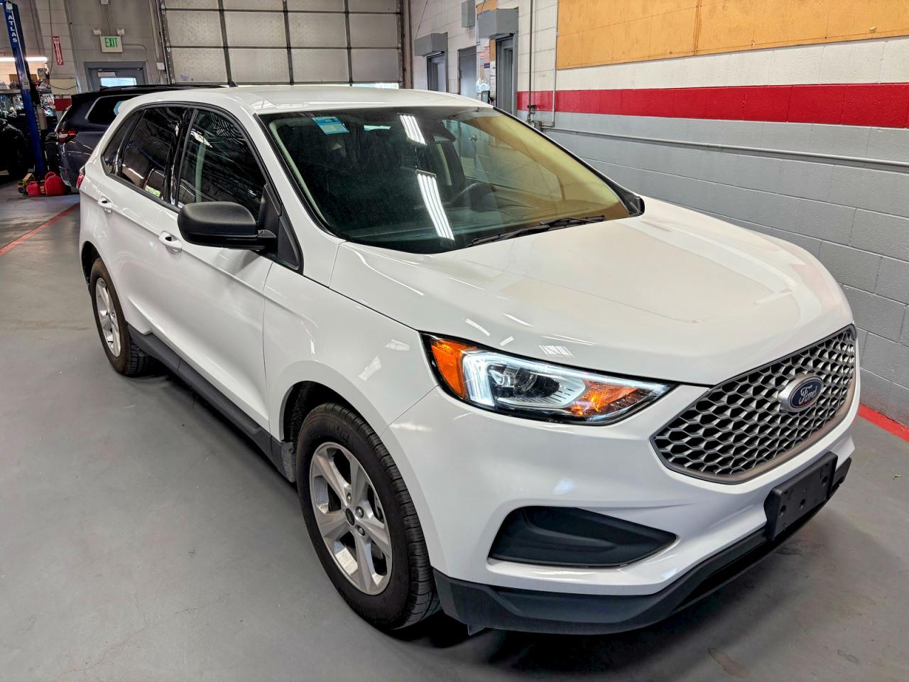 Salvage Ford Edge Image