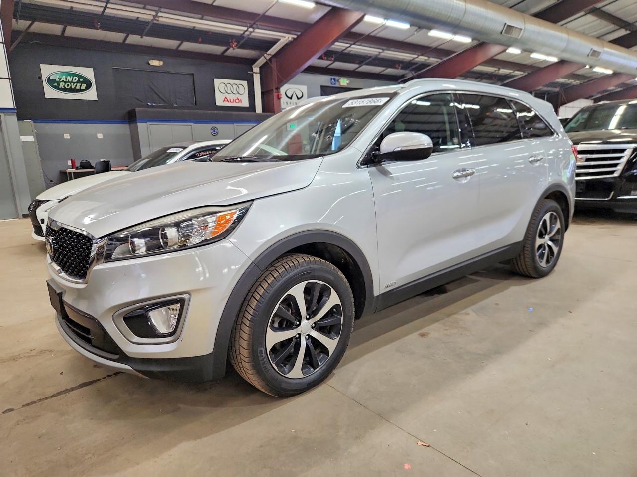 Salvage Kia Sorento Image