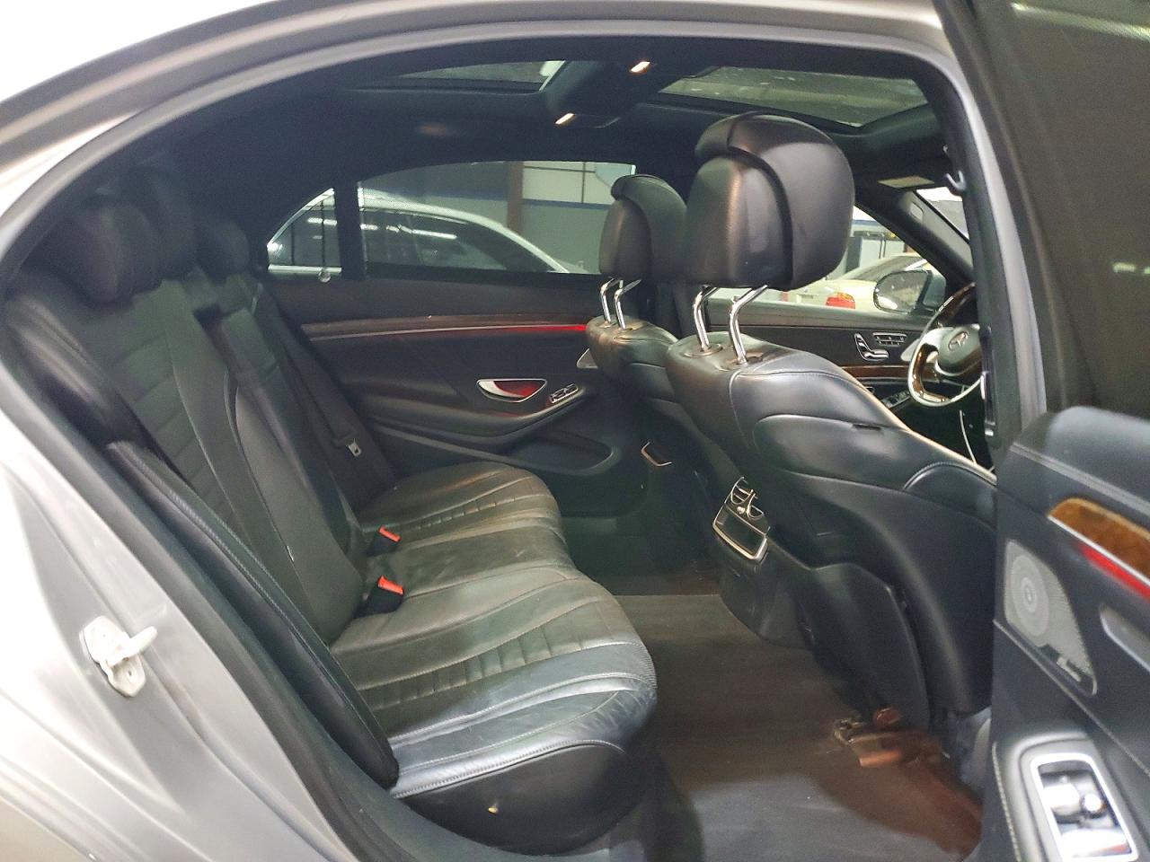 Mercedes-Benz S-Class 550 4matic
