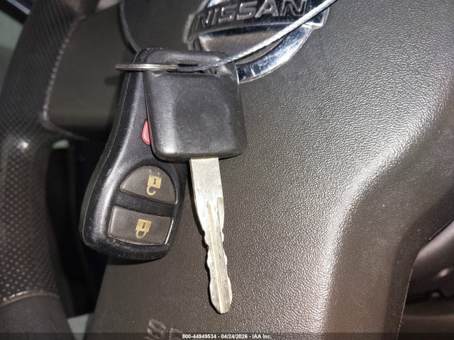 Nissan Pathfinder S