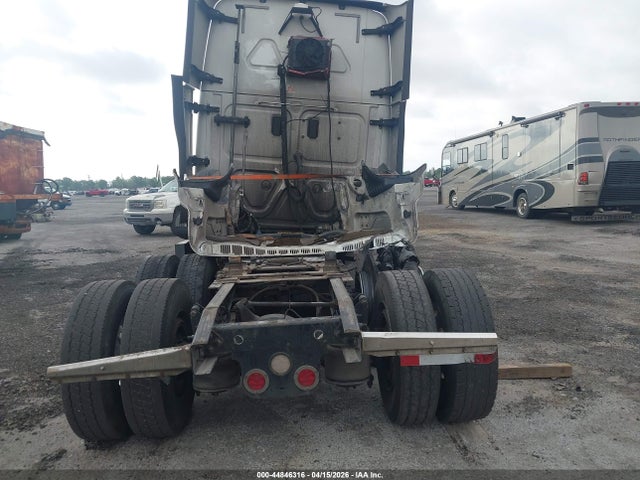 Freightliner Cascadia 125