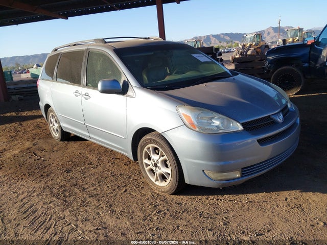 Salvage Toyota Sienna Image