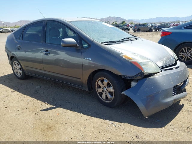 Salvage Toyota Prius Image