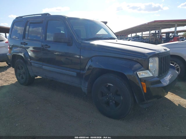 Salvage Jeep Liberty Image