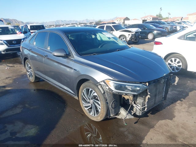 Salvage Volkswagen Jetta Image