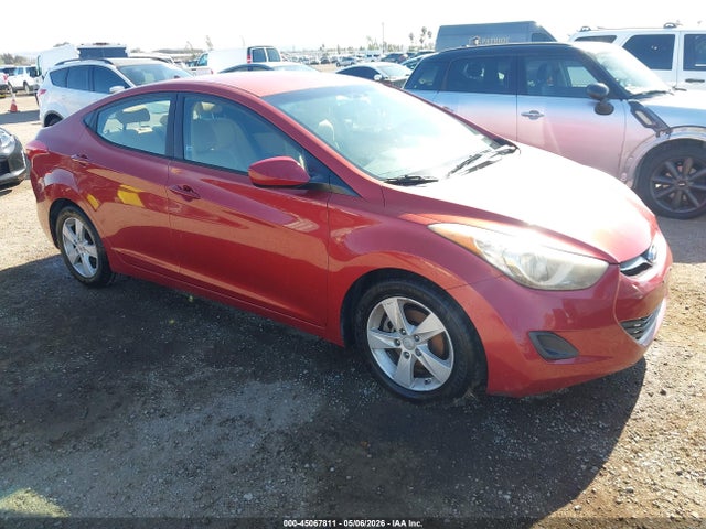 Salvage Hyundai ELANTRA Image