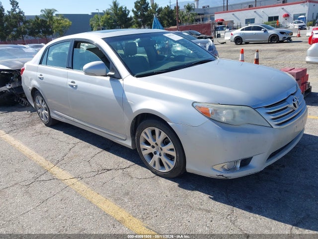 Salvage Toyota Avalon Image