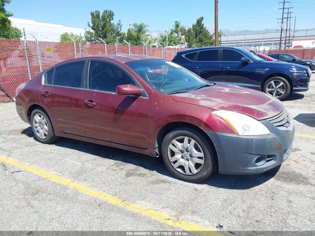 Salvage Nissan Altima Image