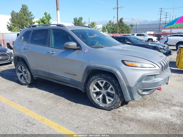 Salvage Jeep Cherokee Image