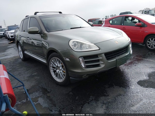 Salvage Porsche Cayenne Image