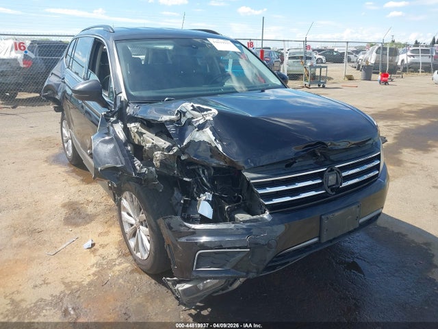 Salvage Volkswagen Tiguan Image