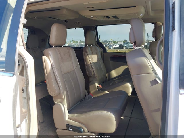 Chrysler Town & Country Limited