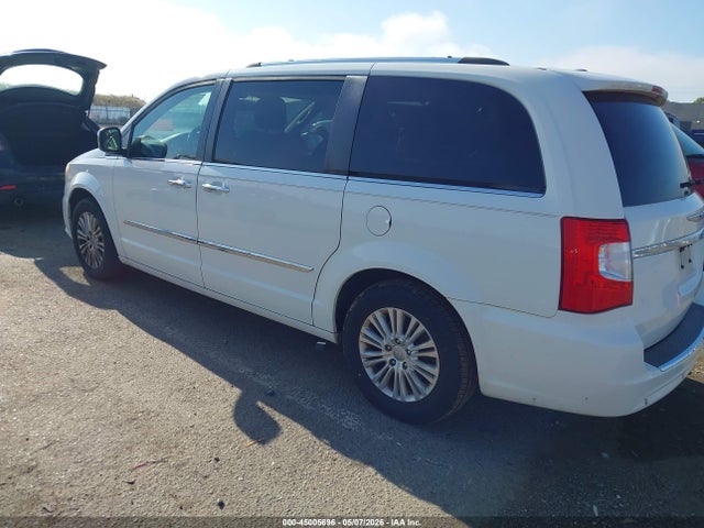 Chrysler Town & Country Limited