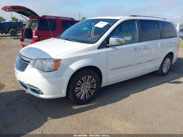 Chrysler Town & Country Limited